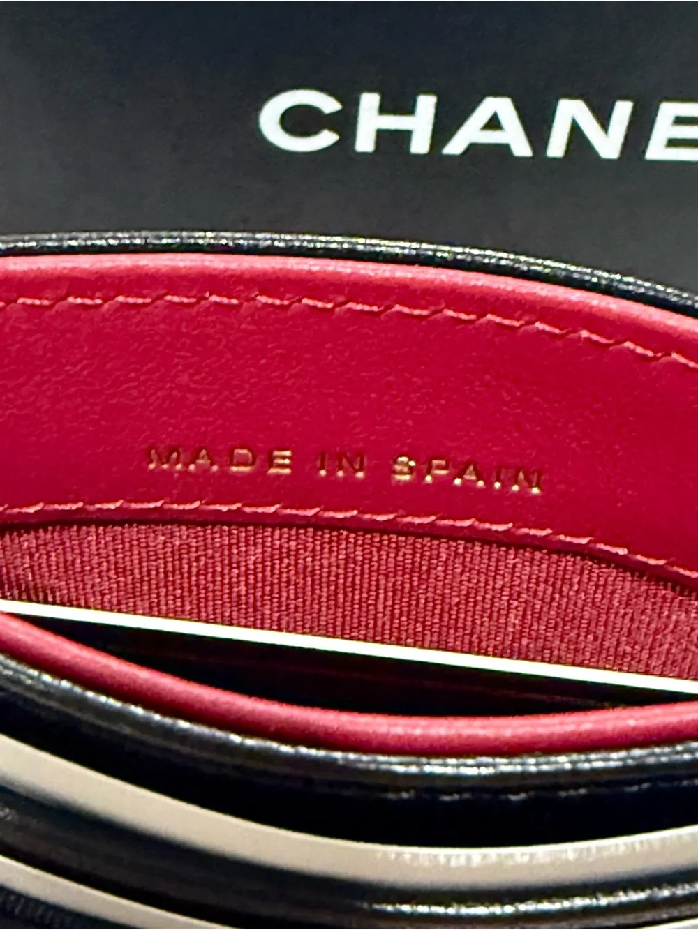 CHANEL 19 Cardholder black calfskin leather Gold CC Brand new full set pristine